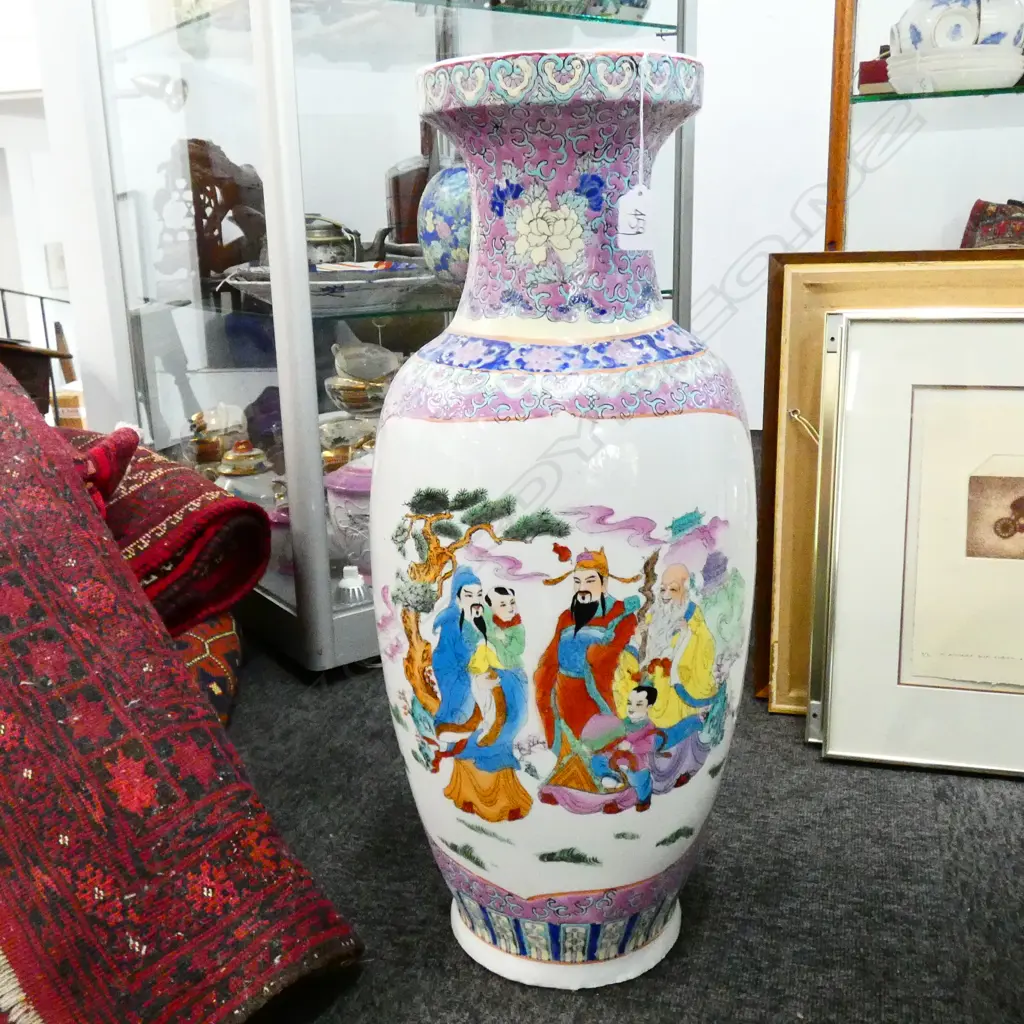 LGE CHINESE POLYCHROME VASE AUSPICIOUS FIGUES Image 1++