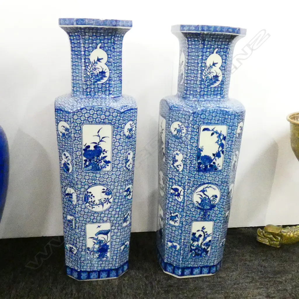 PR TALL B/W VASES H.560MM Image 1++