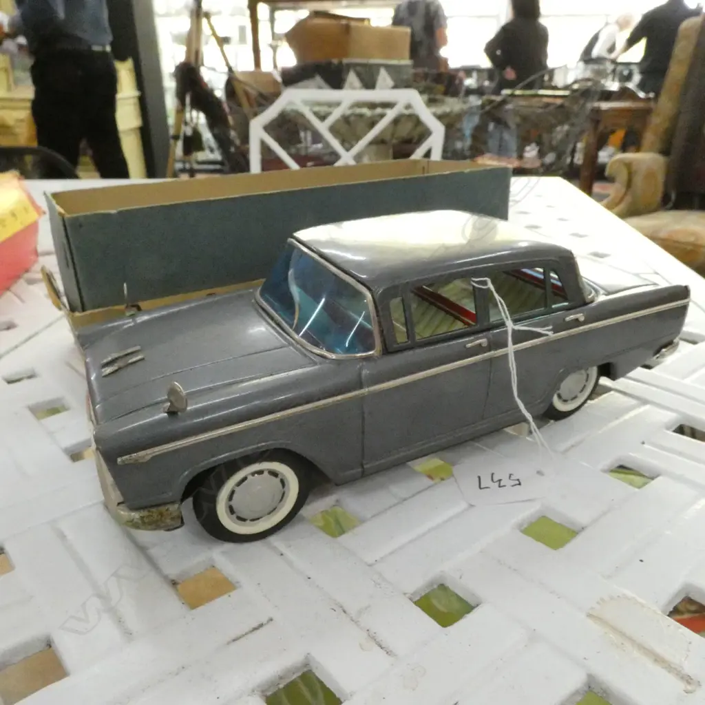 JAPANESE VINTAGE BOXED 'CEDRIC' TINPLATE CAR Image 1++