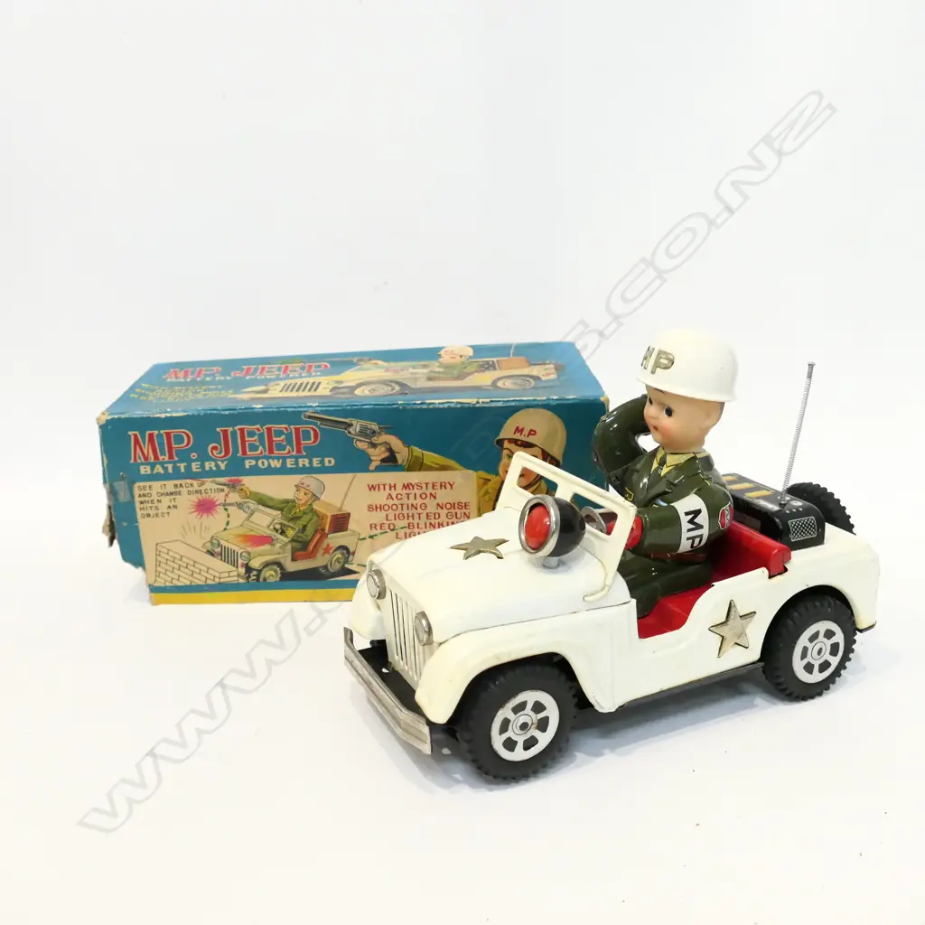 VINTAGE JAPANESE TINPLATE 'M.P. JEEP'. BOXED.. Image 1++