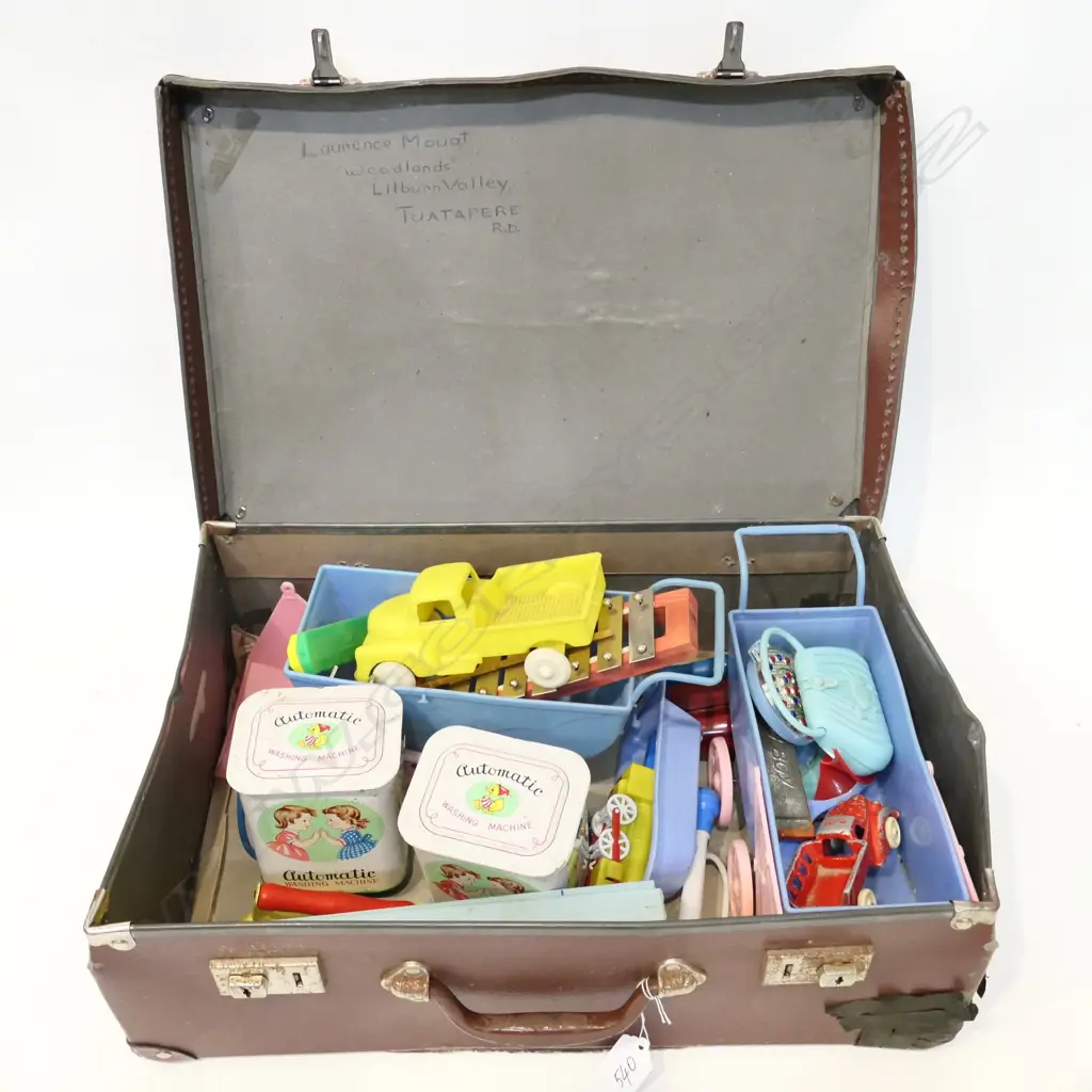 COLLECTION VINTAGE TOYS TINPLATE PLASTIC ETC Image 1++