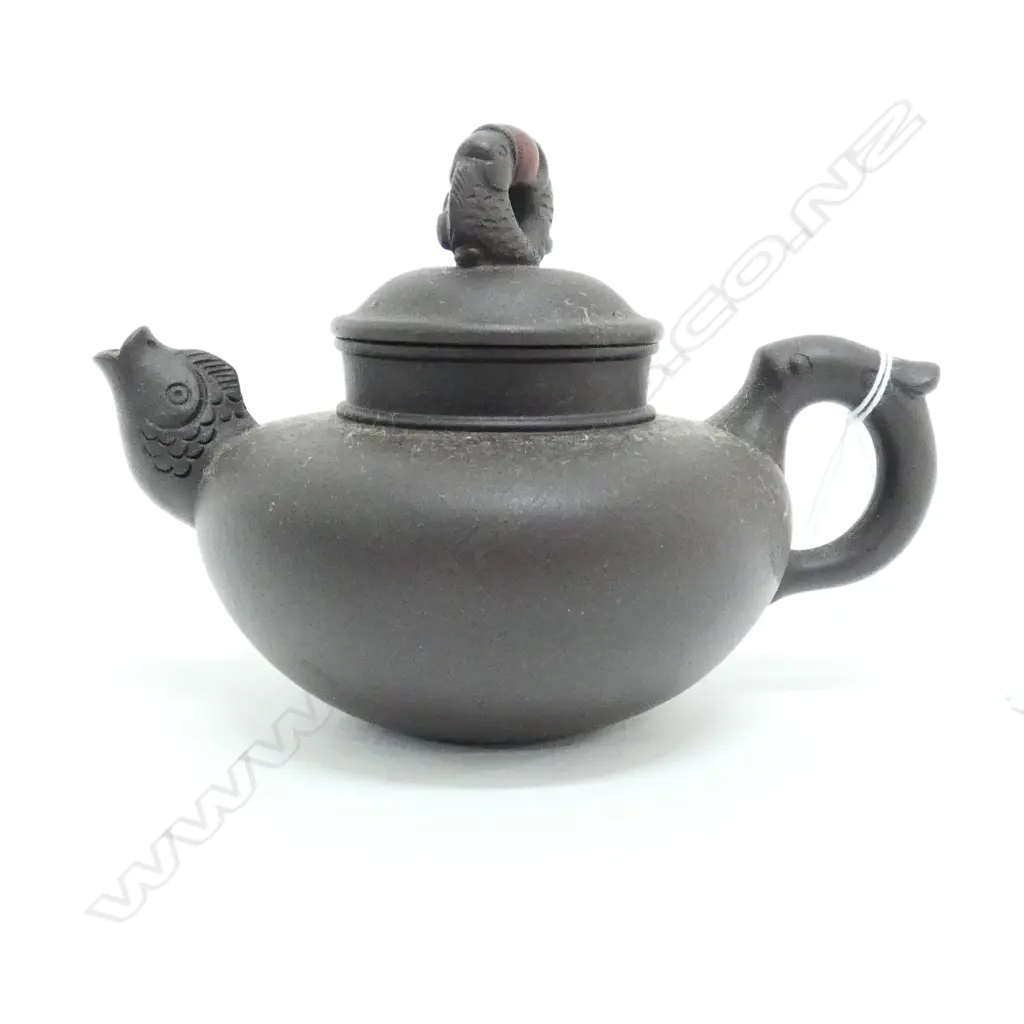 YIXING WARE TEAPOT H 90 MM Image 1++