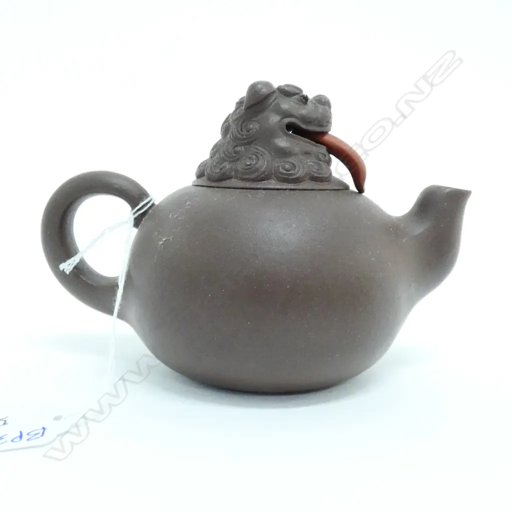 YIXING WARE TEAPOT H 80 MM Image 1++