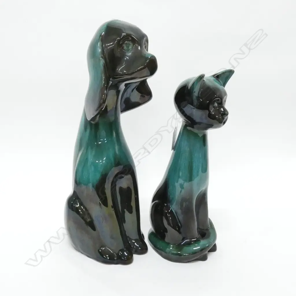 2 LARGE BLUE MOUNTAIN POTTERY CAT & DOG FIGURINES H. 350MM Image 1++