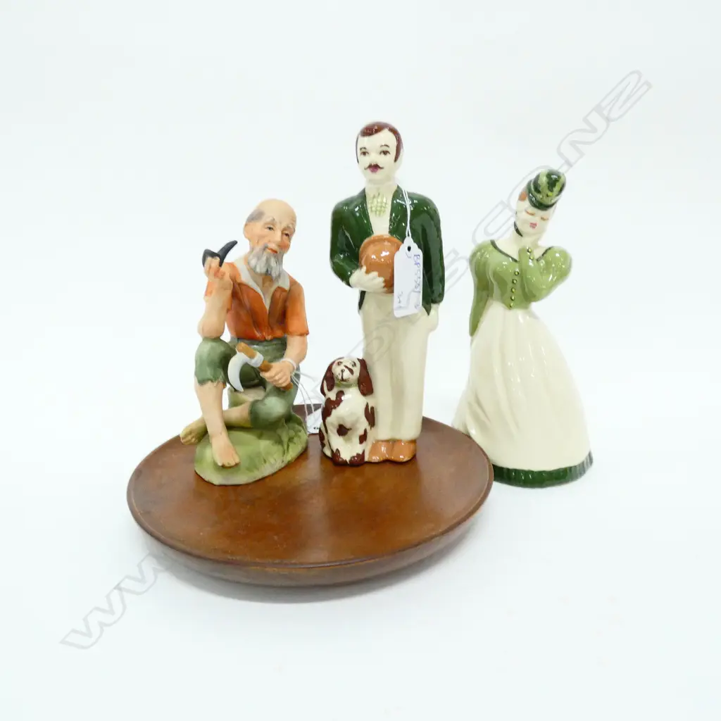EDWARDIAN STYLE COUPLE, OLD MAN & PLATE Image 1++