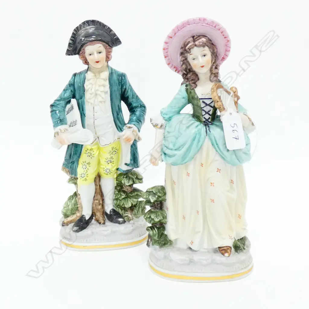 PAIR OF PORCELAIN FIGURES  Image 1++