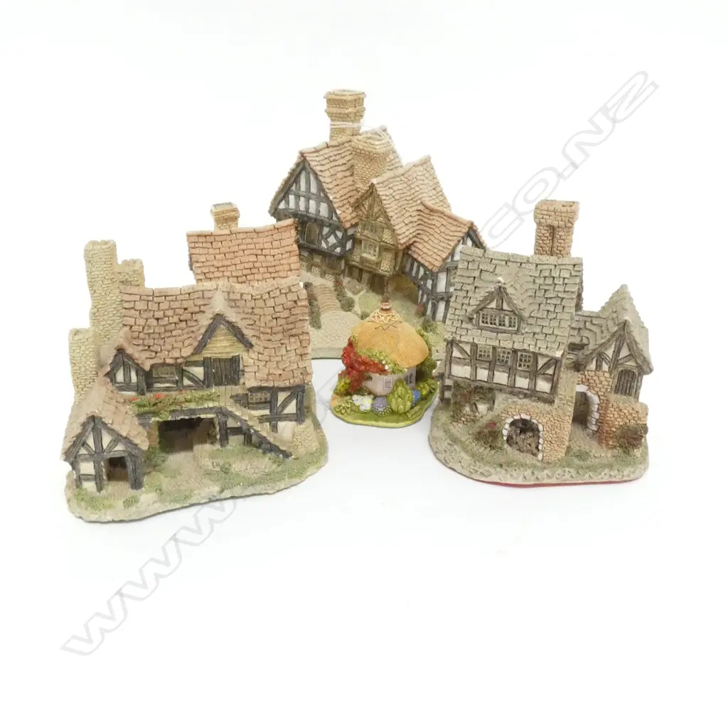 3 DAVID WINTER HOUSES + 1 LILLIPUT LANE COTTAGE Image 1++
