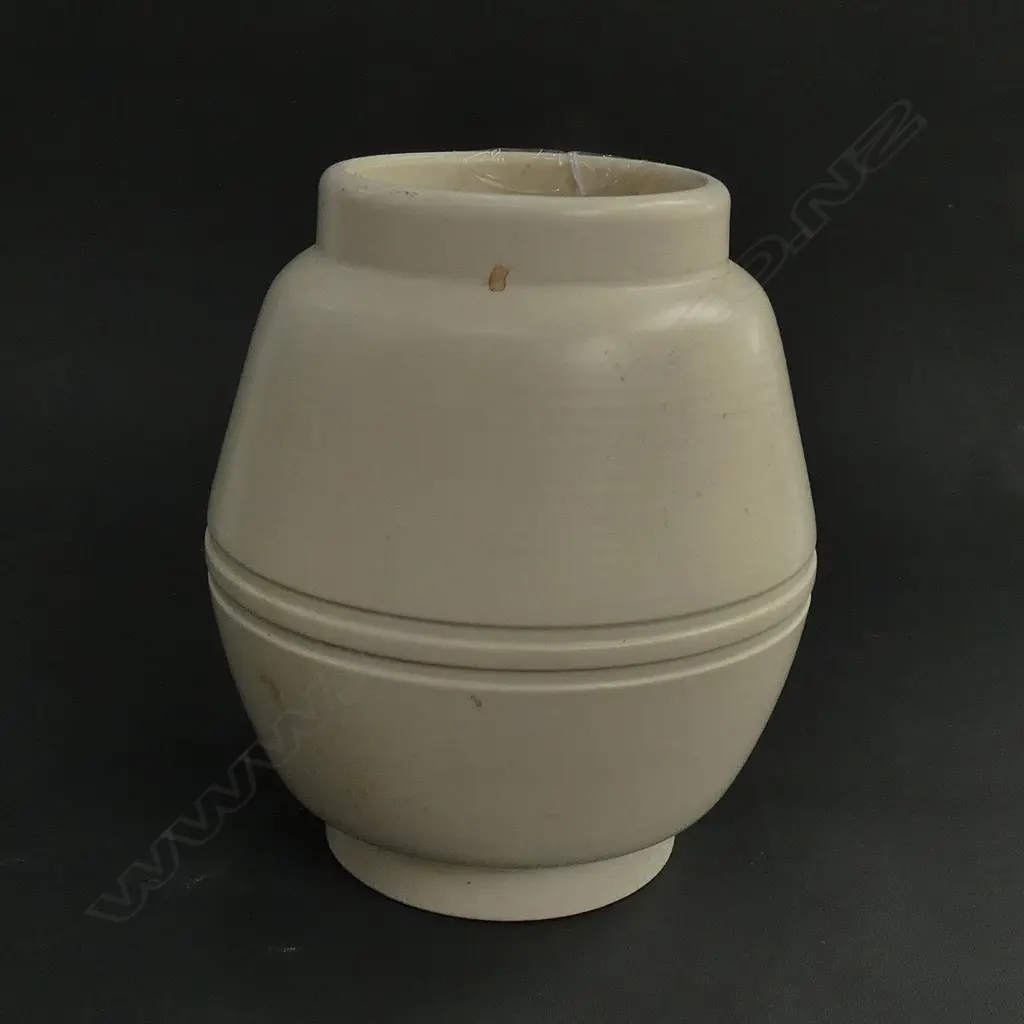 HAND POTTED CROWN LYNN VASE H. 130MM Image 1++