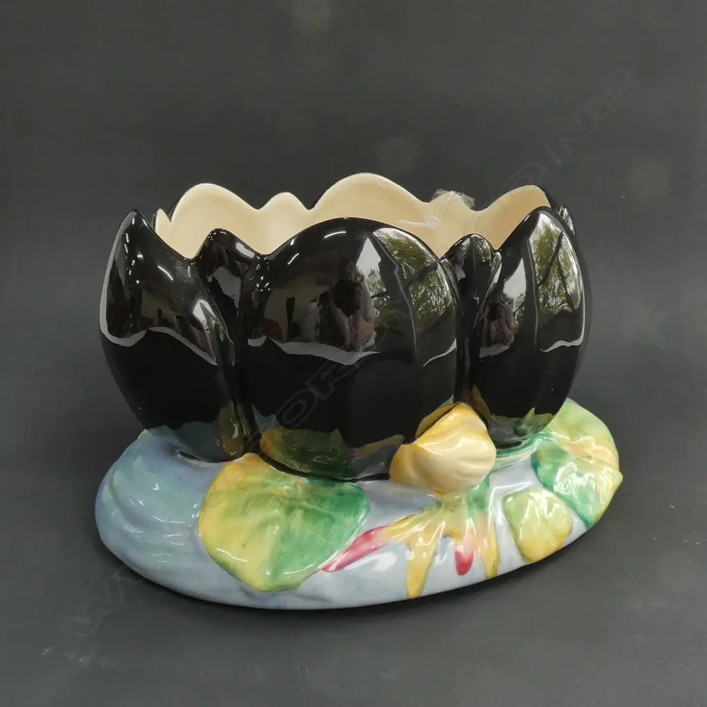 STAFFORDSHIRE CERAMIC BY CLARICE CLIFF  Image 1++