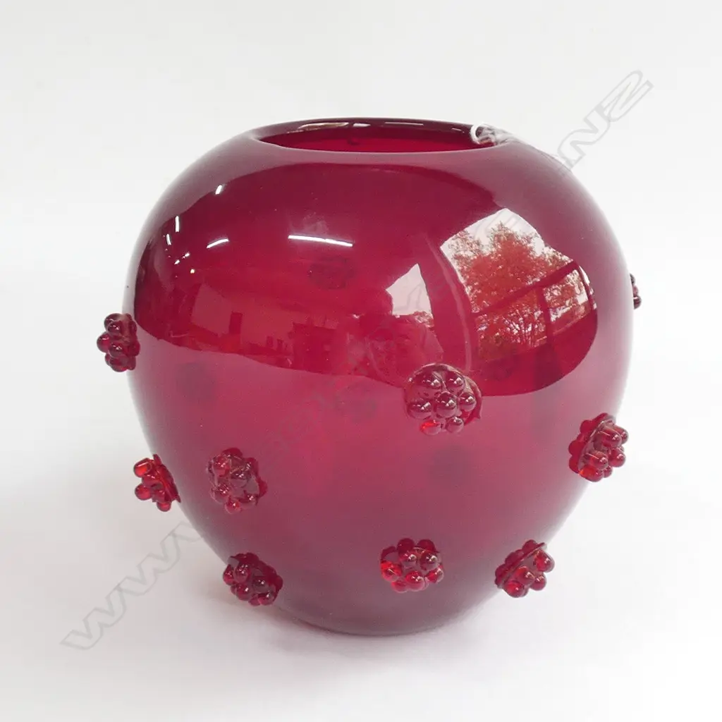 RUBY RED SPHERICAL VASE H 120 MM  Image 1++