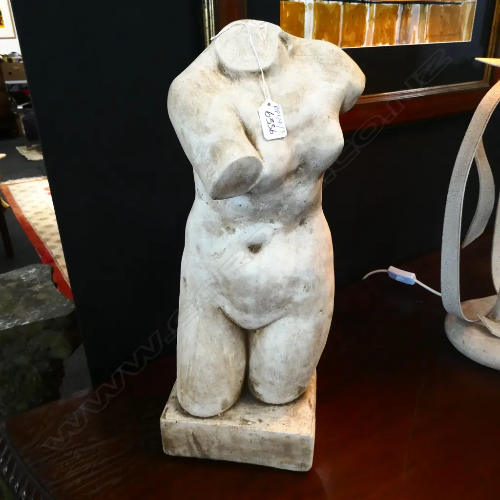 FEMALE TORSO CEMENT H. 530MM Image 1++