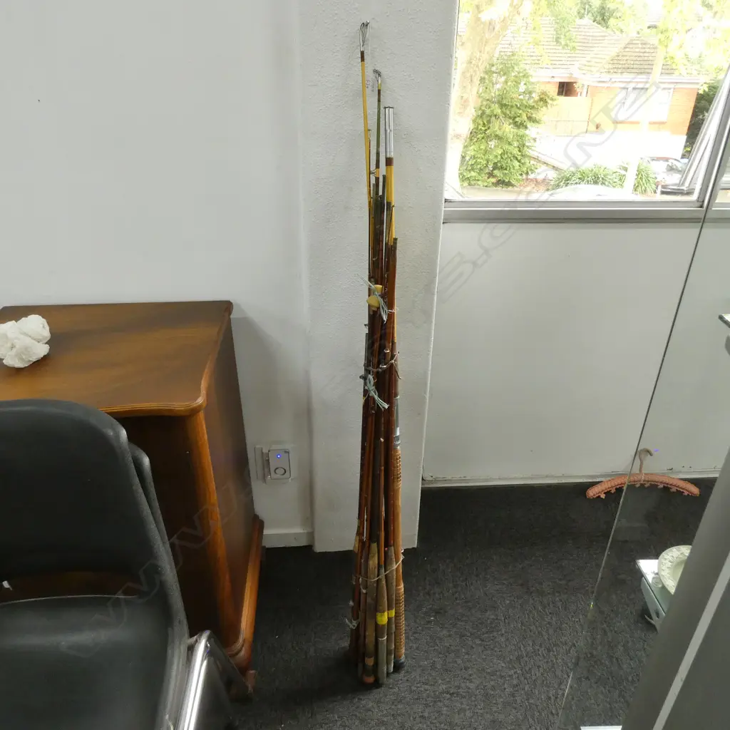 LGE SEL. VINTAGE FISHING RODS Image 1++