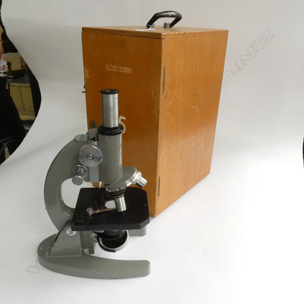OLYMPUS TOKYO MICROSCOPE IN CASE H. 380MM Image 1++