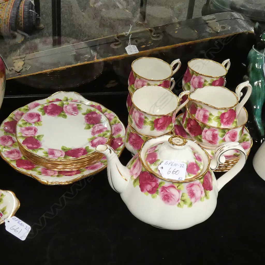 OLD ENGLISH ROSE R/ALBERT 22PCE TEA SERVICE... Image 1++
