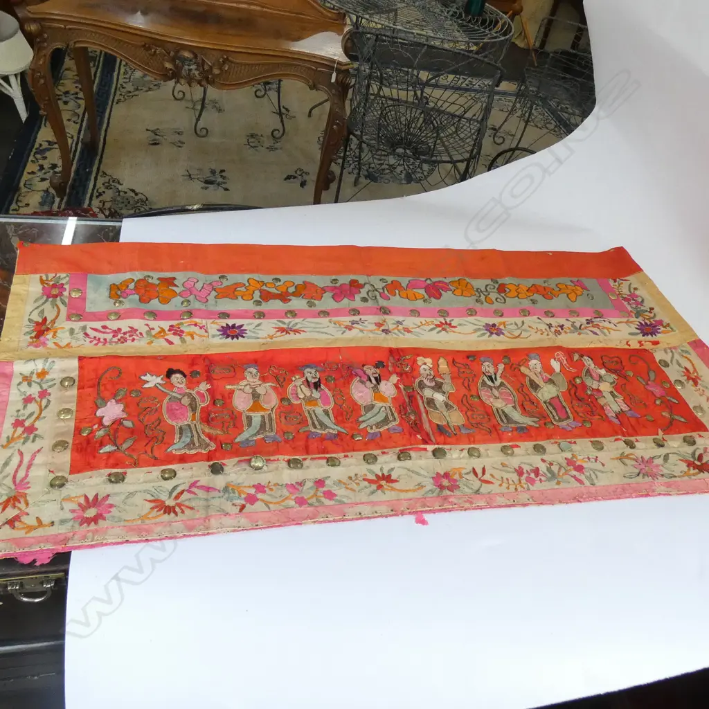OLD CHINESE CLOTH WALL HANGING Image 1++
