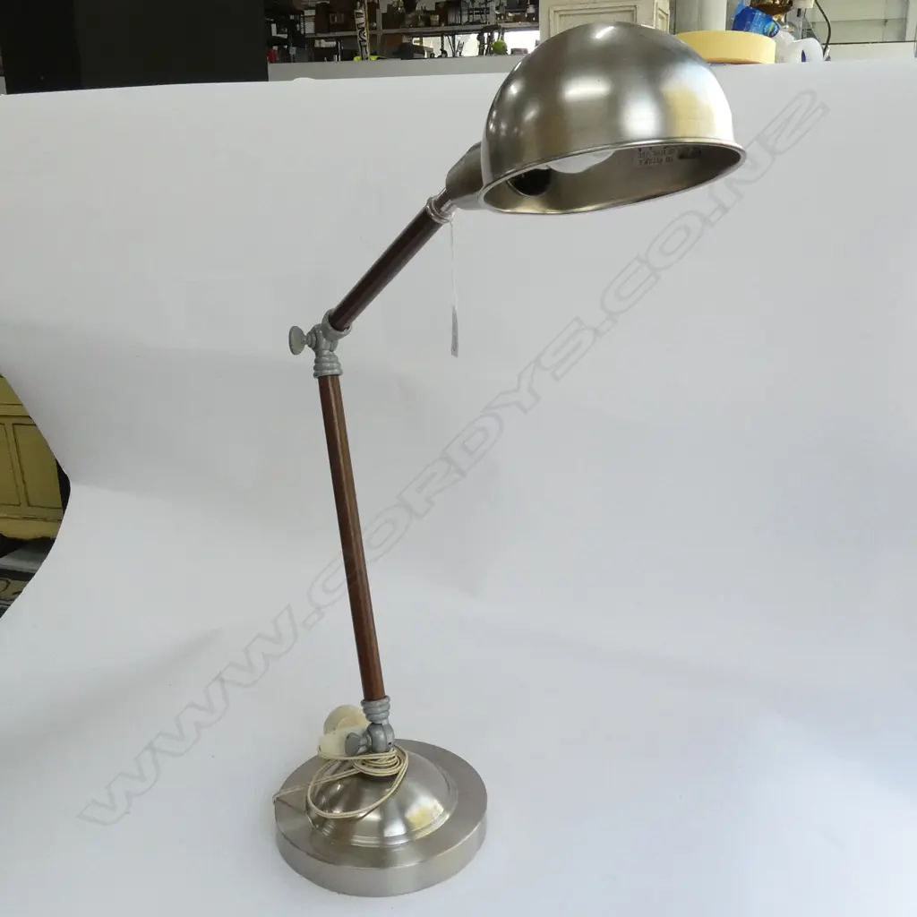 GOOD ANGLE ADJUSTING LAMP Image 1++