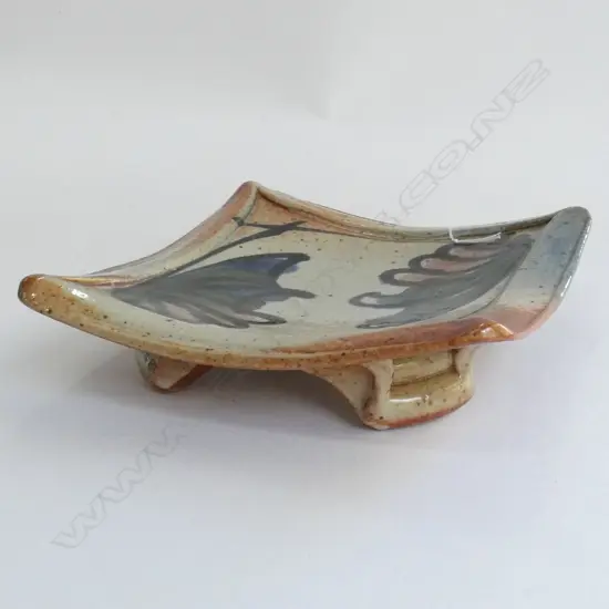 MIKE O'DONNELL TARARIKI POTTERY SQUARE PLATTER W. 210MM