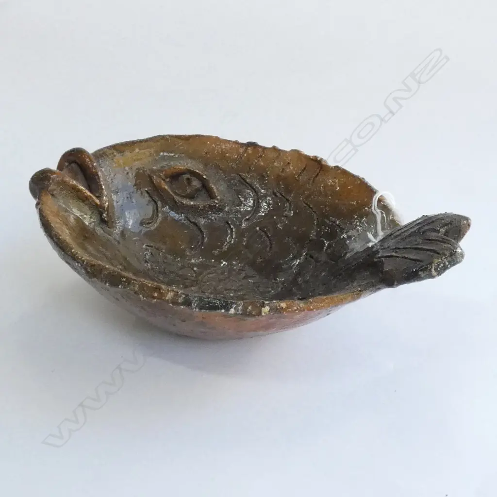 LAPITA POTTERY FISH DISH, 205MM Image 1++