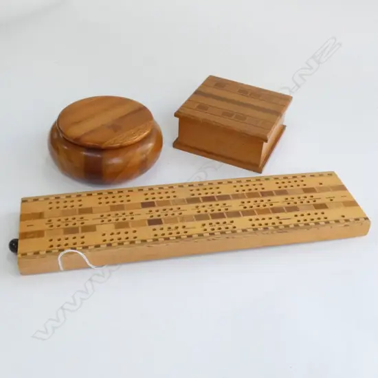 3 PCES NATIVE TIMBER; 2 BOXES & CRIBBAGE