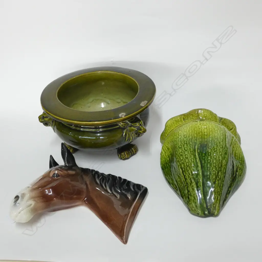 BRETBY WALL VASE & HORSE + SMALL JARDINERE Image 1++