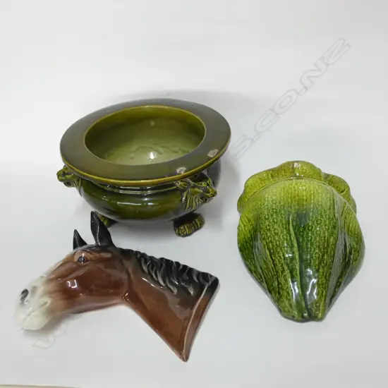 BRETBY WALL VASE & HORSE + SMALL JARDINERE