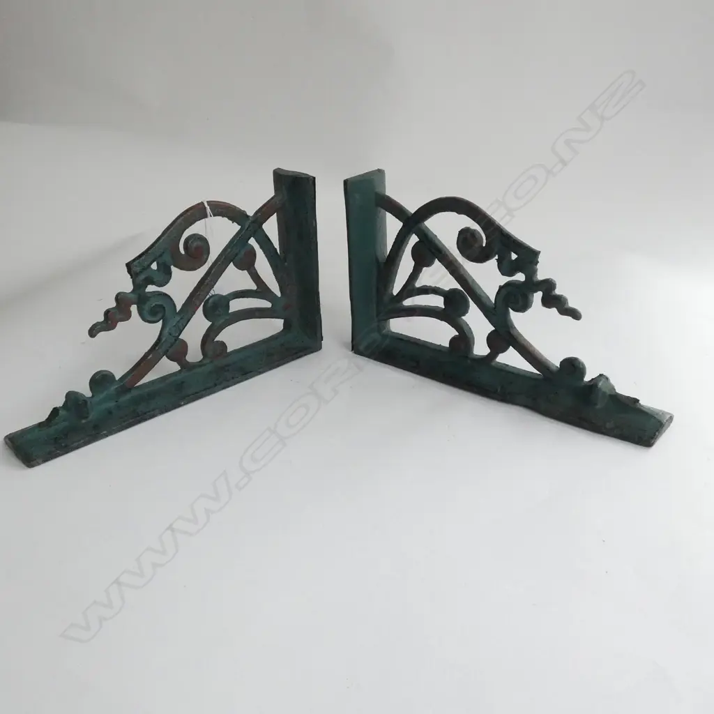 GOOD PAIR CAST IRON BOOKENDS, L. 265MM Image 1++