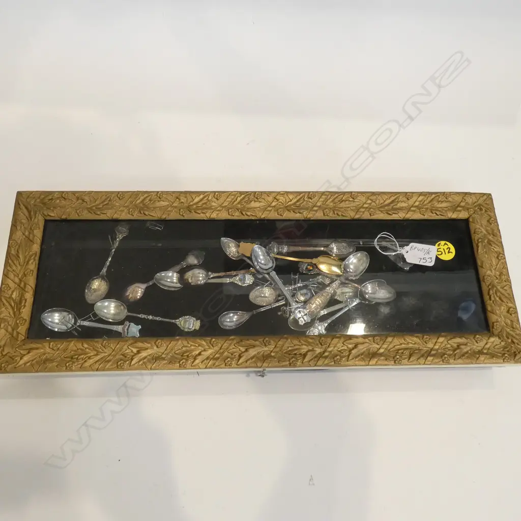 LOT ASST TEASPOONS + DISPLAY Image 1++