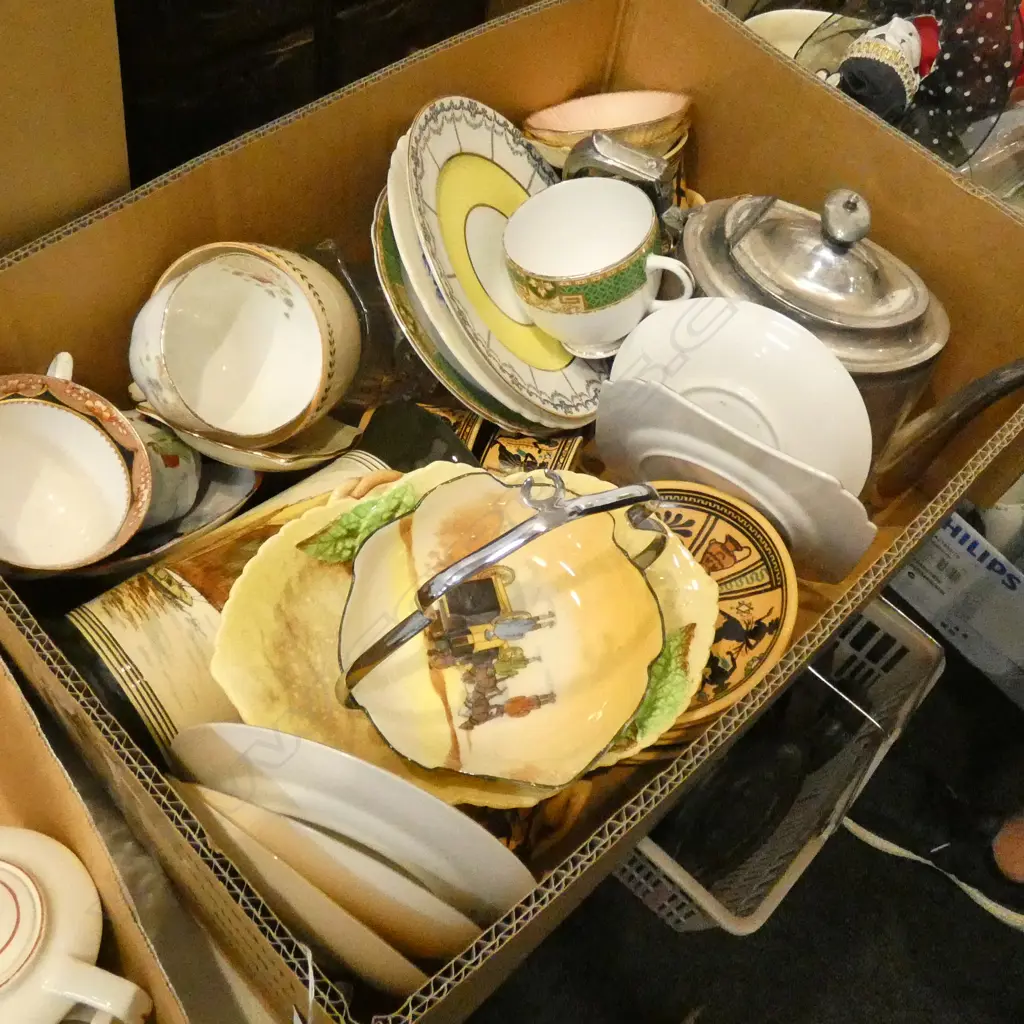 LOT ASST CHINA R/DOULTON/C/WARE ETC Image 1++