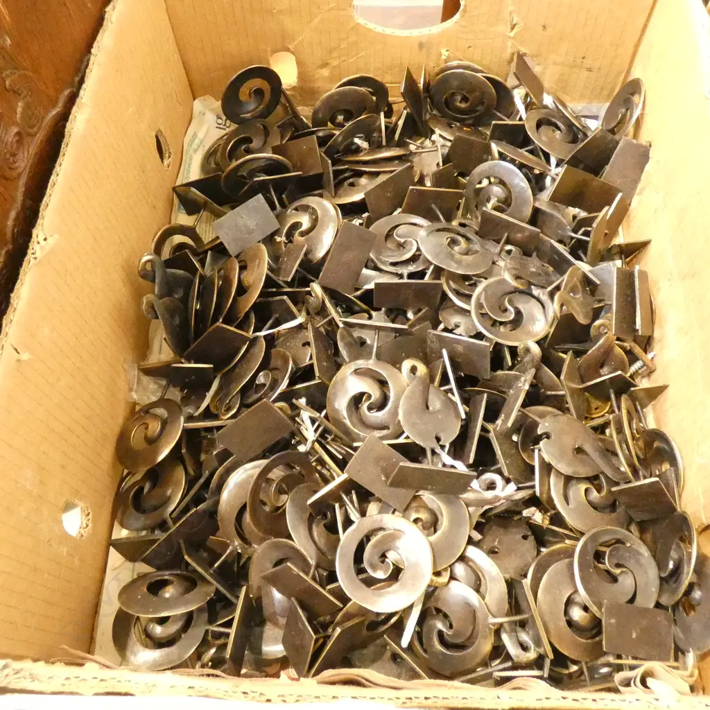 BOX LOT BRASS ASST. BRASS MAORI DESIGNS Image 1++