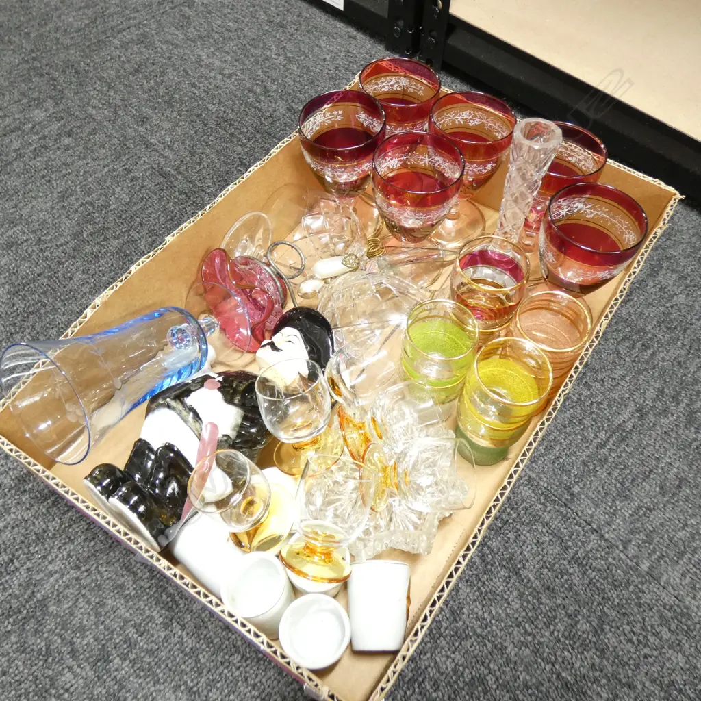 BOX LOT VINTAGE GLASSES ETC Image 1++