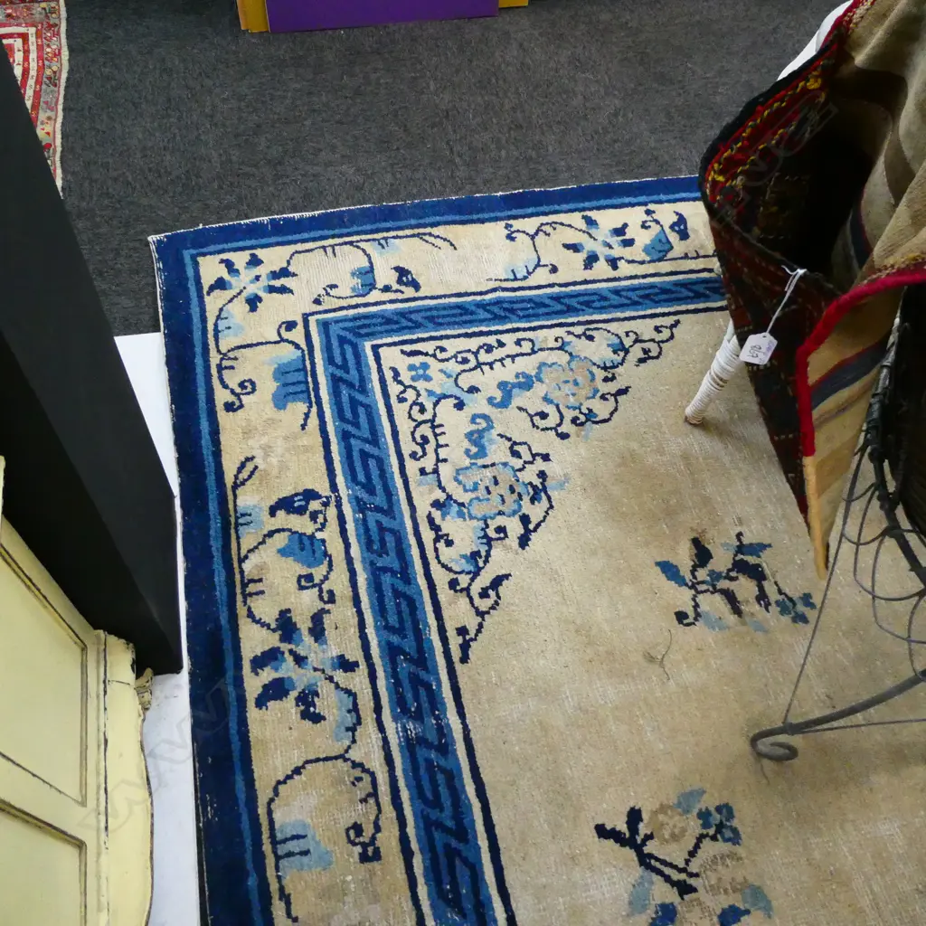 LARGE VINTAGE CHINESE CARPET Image 1++