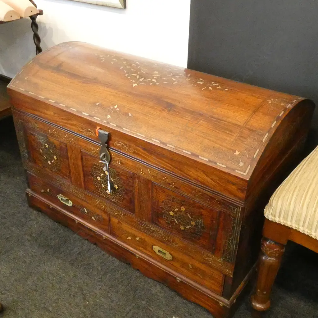 METAL INLAY CHEST L. 930MM WITH OLD BASE REPAIR Image 1++