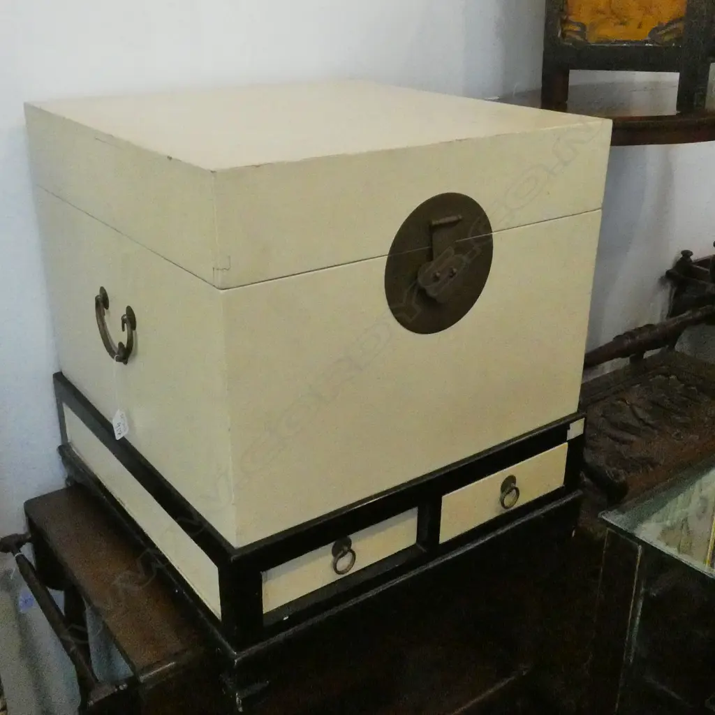 CONTEMPORARY CHINESE SIDE TABLE H. 620MM Image 1++