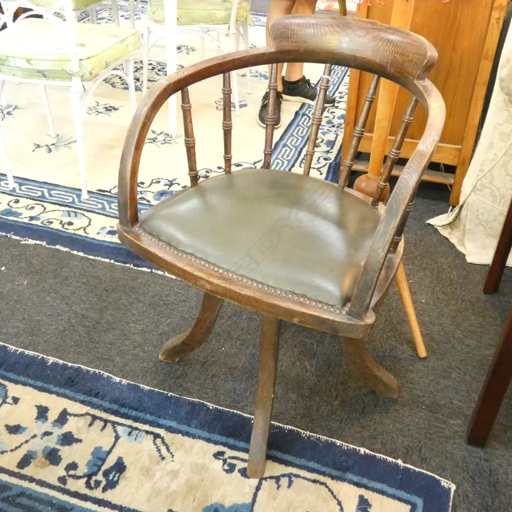 OAK SWIVEL DOUGLAS CHAIR w SPINDLE BACK Image 1++