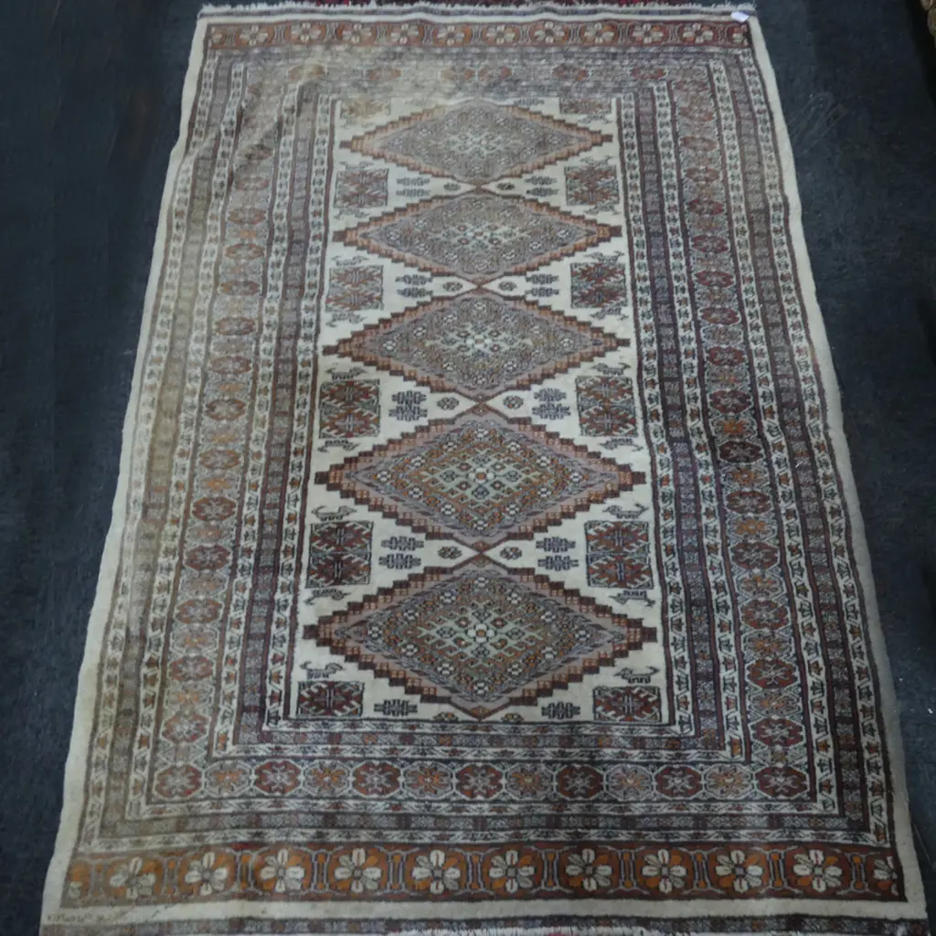 PAKISTANI SIGNED HANDKNOTTED RUG Image 1++