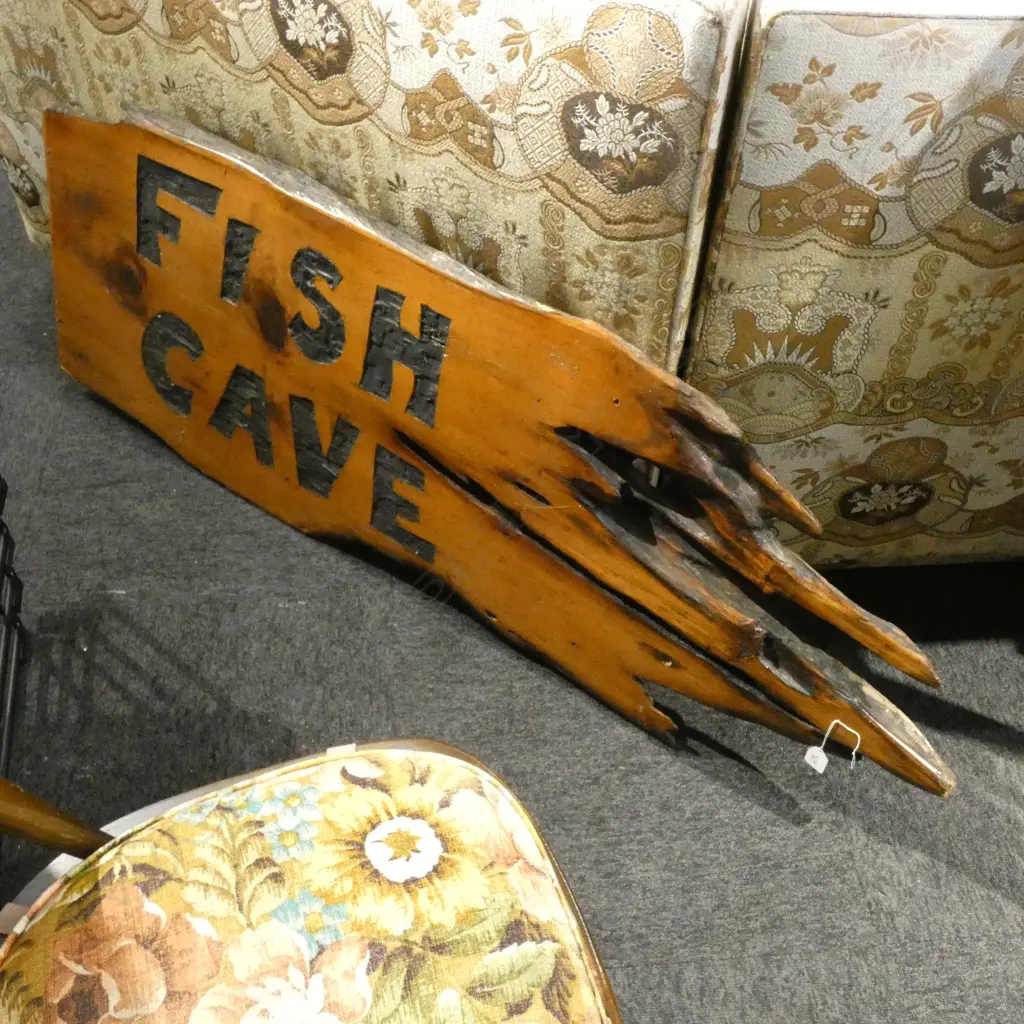 'FISH CAVE' WOODEN SIGN L. 1350MM Image 1++