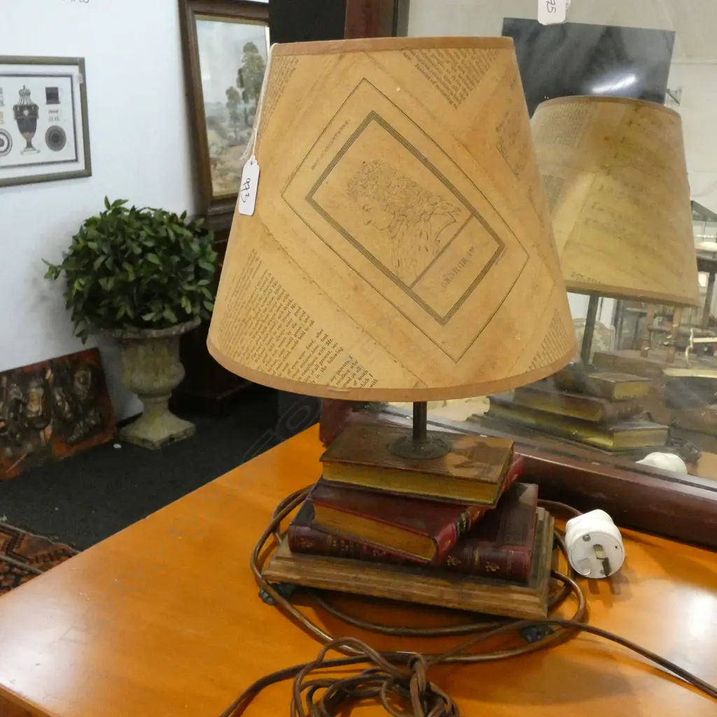 NOVELTY STACKED BOOKS LAMP H. 390MM Image 1++