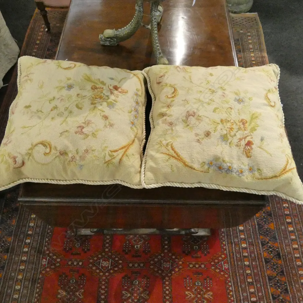 PR NEEDLWORK CUSHIONS W. 410MM Image 1++