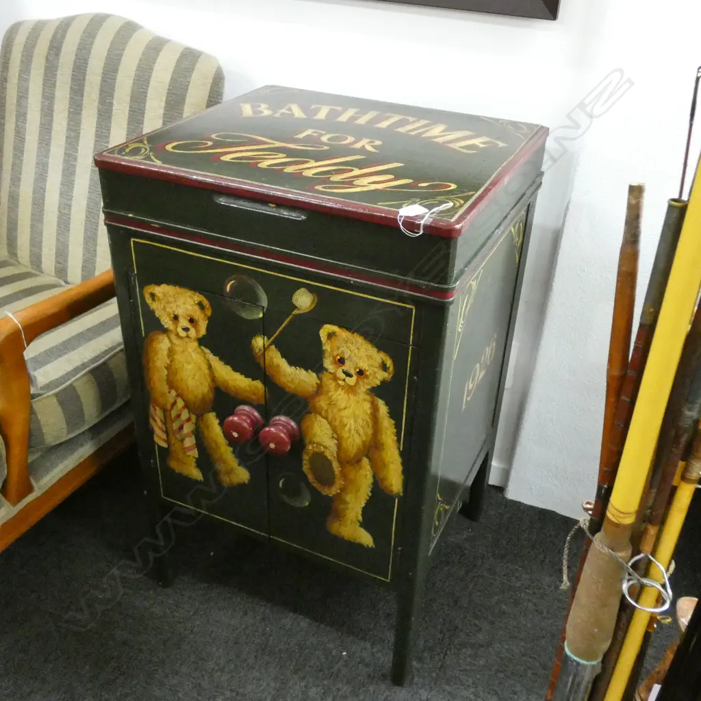 '1926' DECORATIVELY PAINTED BLACKBOARD CUPBOARD Image 1++