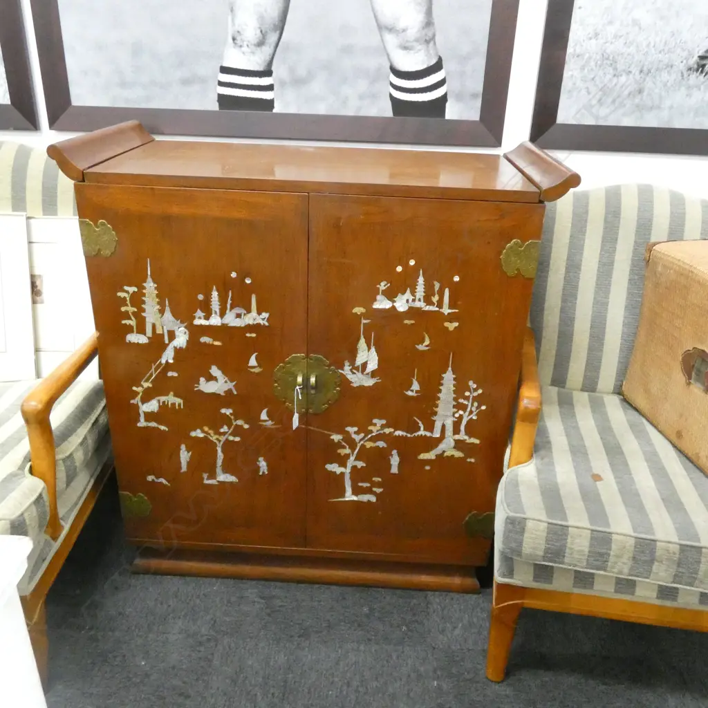 CHINESE MOP INLAY DRINKS CABINET W. 1010MM Image 1++