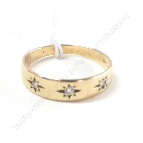 9CT GOLD AND DIAMOND BAND 1.60gm