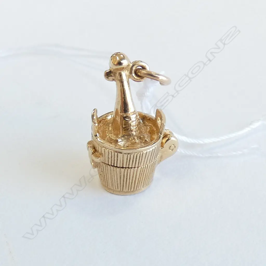 9CT CHAMPAGNE BUCKET CHARM 3.44 Image 1++