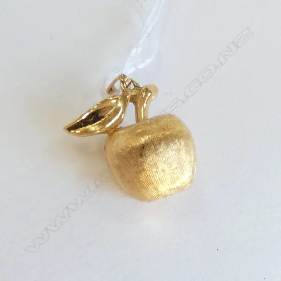 22ct GOLD APPLE CHARM 6gm
