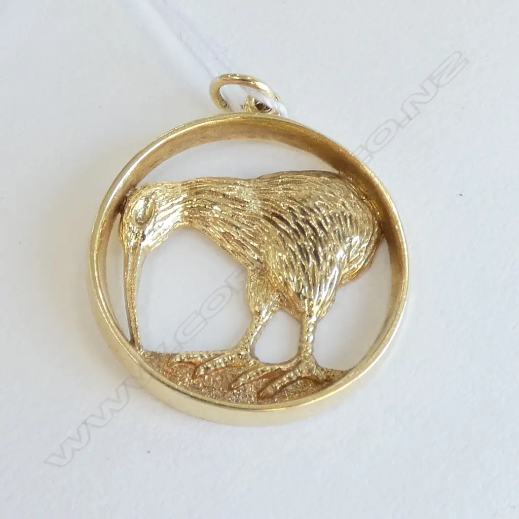 14K Yellow GOLD KIWI PENDANT 5.96 Image 1++