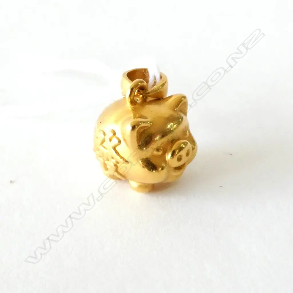 24CT GOLD PIG CHARM 1.59GMS Image 1++