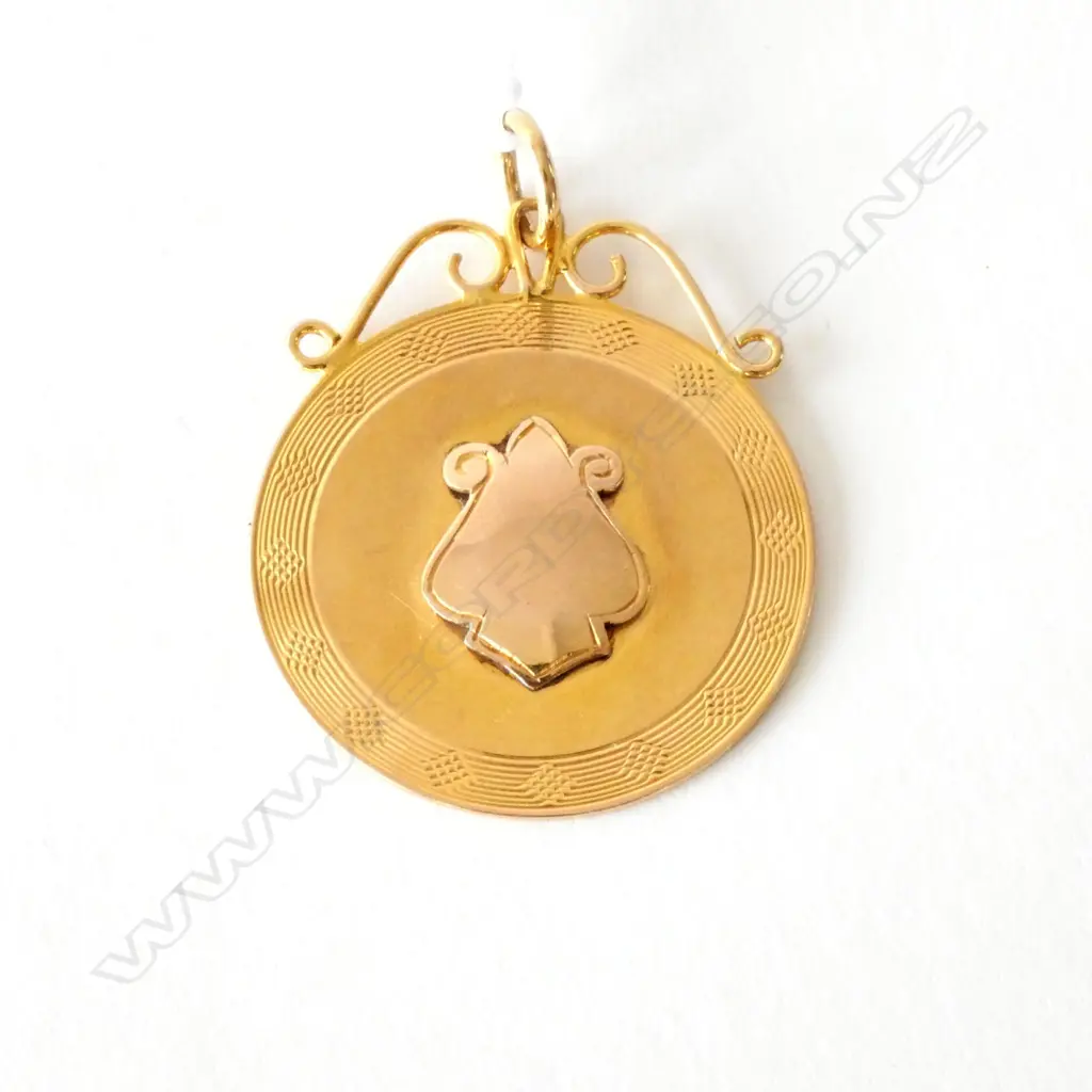 9CT GOLD MEDALLION 4.4GMS Image 1++