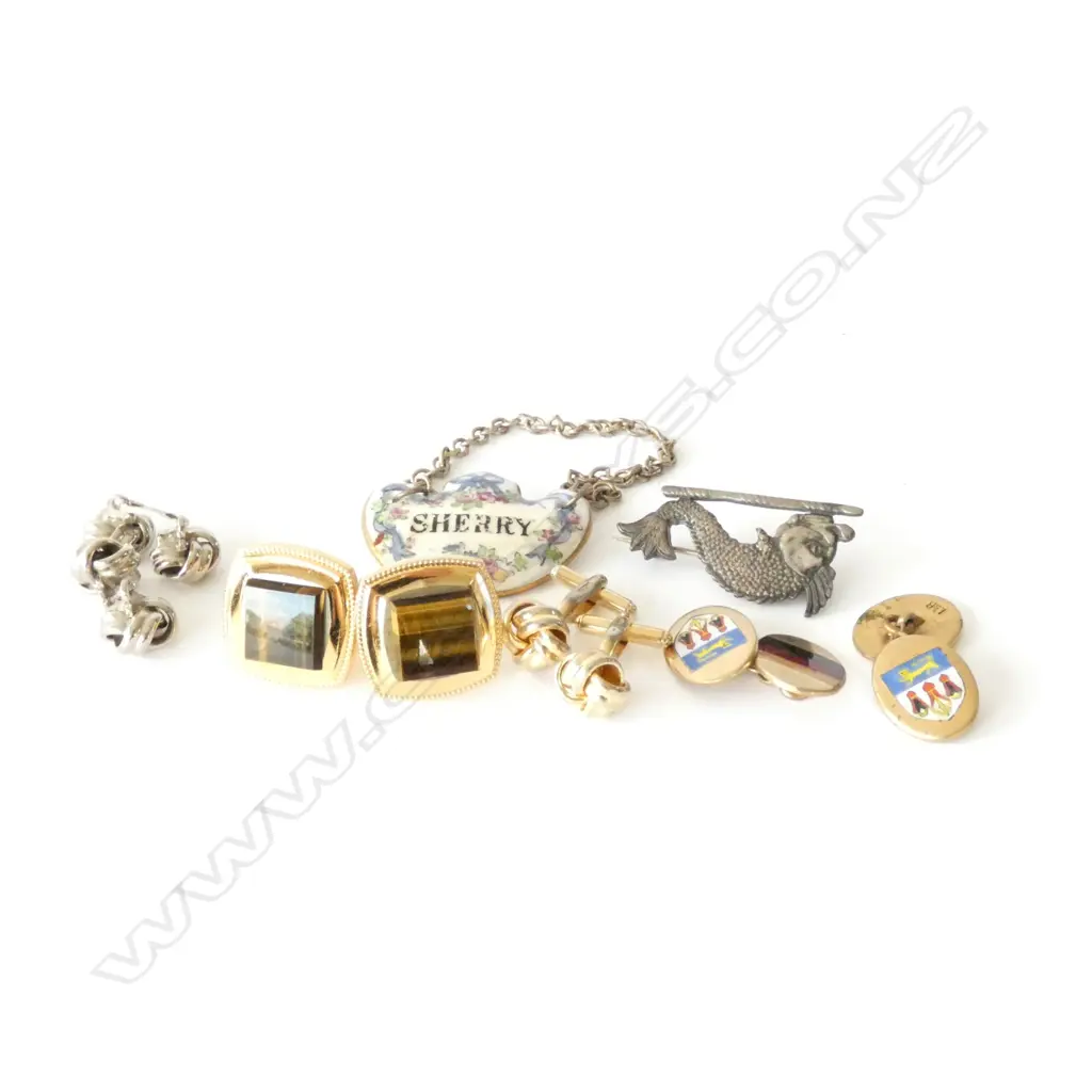 SMALL BOX ASSORTED ITEMS (ESTATE) Image 1++