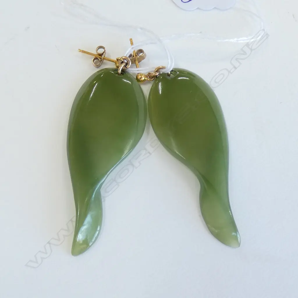 PAIR GREENSTONE EARRINGS Image 1++