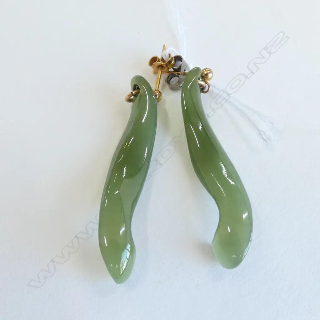 PAIR GREENSTONE EARRINGS Image 1++