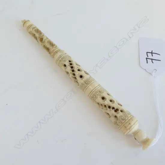 LONG VINTAGE CARVED BONE DIP PEN UNSCREWS A.F